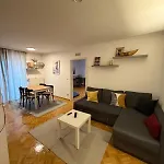 Upscale Apartment Ternes