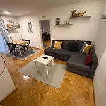 Upscale Apartment Ternes